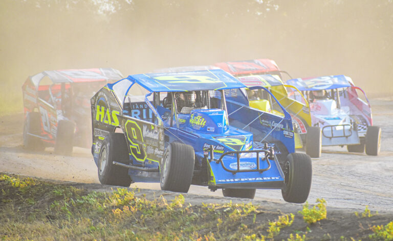 Matt Sheppard leading with Super DIRTcar Series