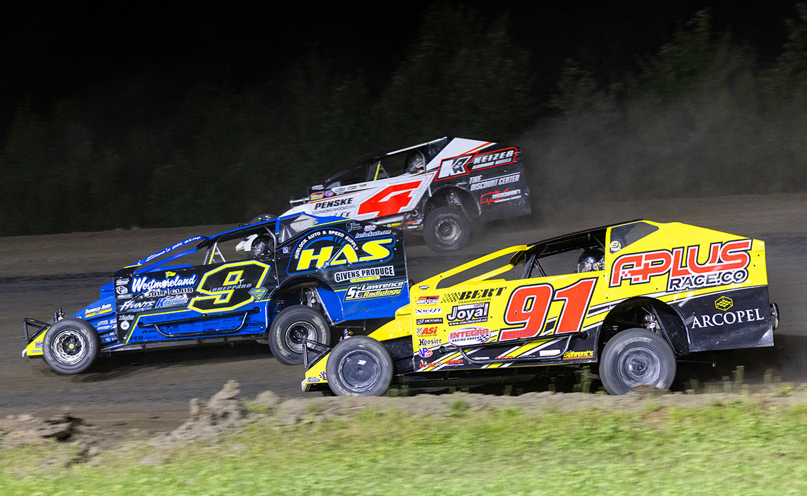 Super DIRTcar Series to Tackle Tripleheader Weekend Spanning Two Countries